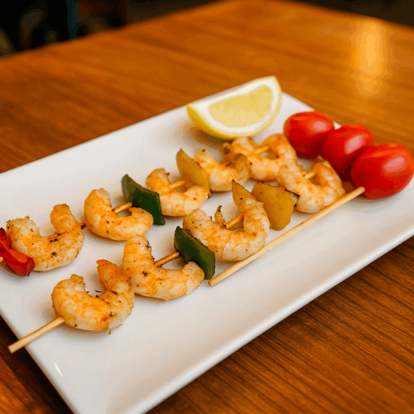 Brochetas de camarón